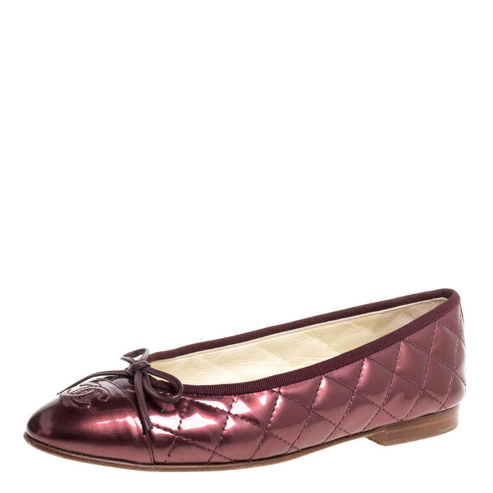 Pre Owned حذاء فلات باليه شانيل غطاء مقدمة فيونكة سي سي جلد لامع مبطن بني ميتالك مقاس 37.5