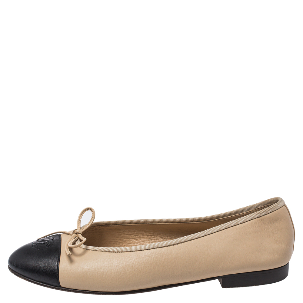 

Chanel Beige/Black Leather CC Cap Toe Bow Flats Size