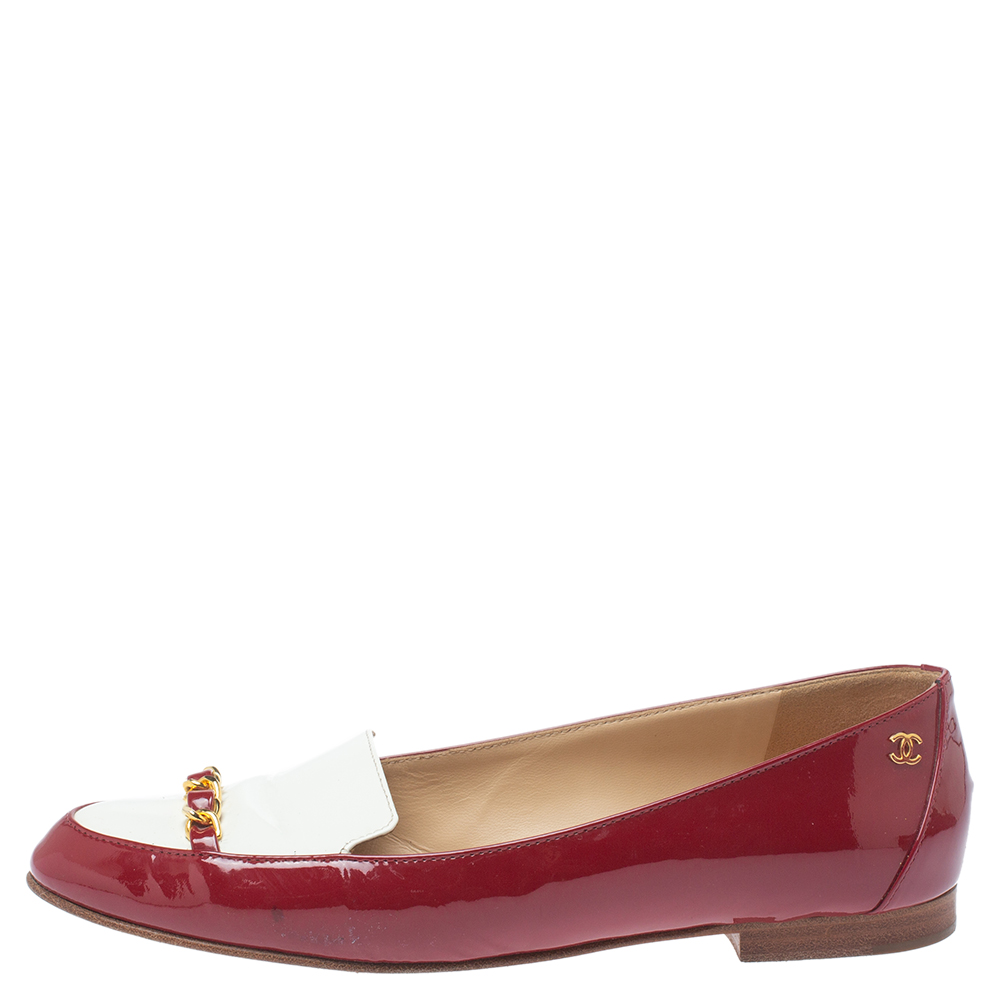 

Chanel Red/White Patent Leather Chain-link Loafers Size