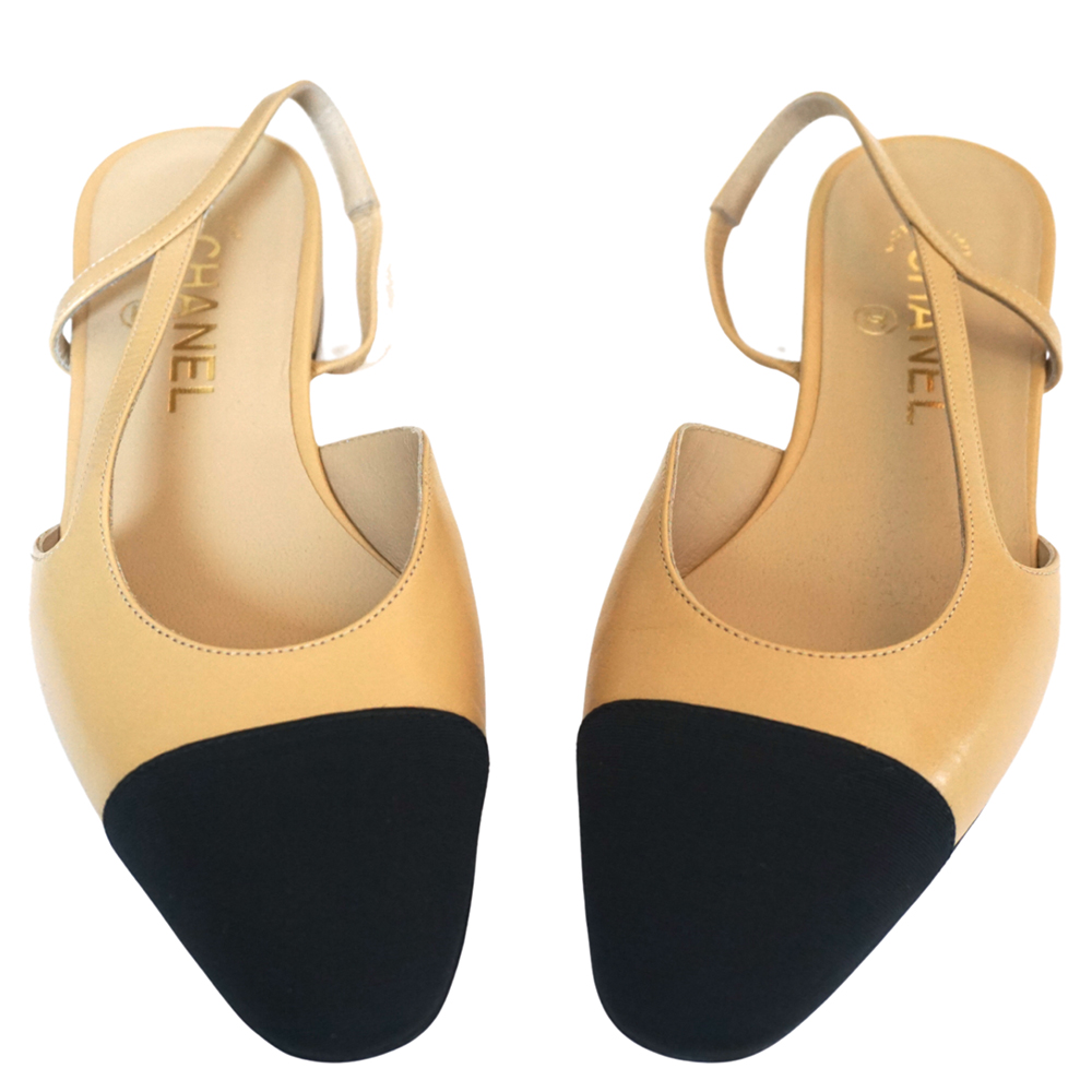 

Chanel Beige/Black Leather and Fabric Cap Toe Slingback Flats Sandals Size