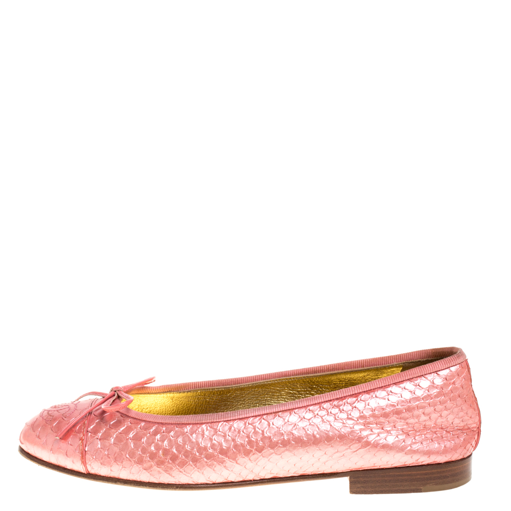 

Chanel Peach Python CC Cap Toe Bow Flats Size, Pink