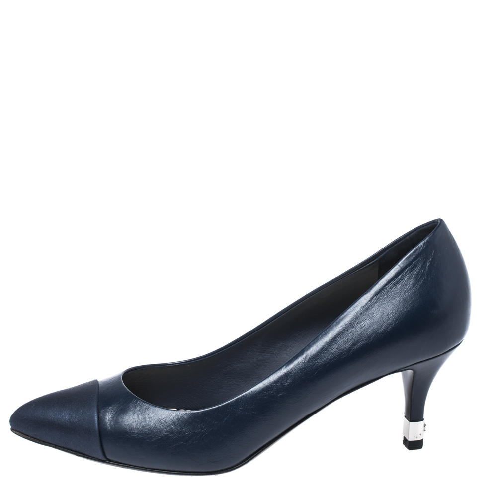 

Chanel Blue Leather CC Cap Toe Pumps Size