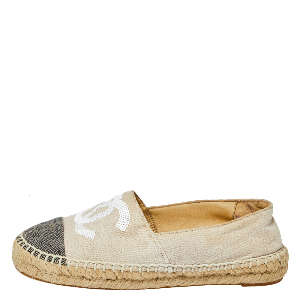 

Chanel White/Black Canvas And Tweed Fabric Sequins Embellished CC Cap Toe Espadrilles Flats Size