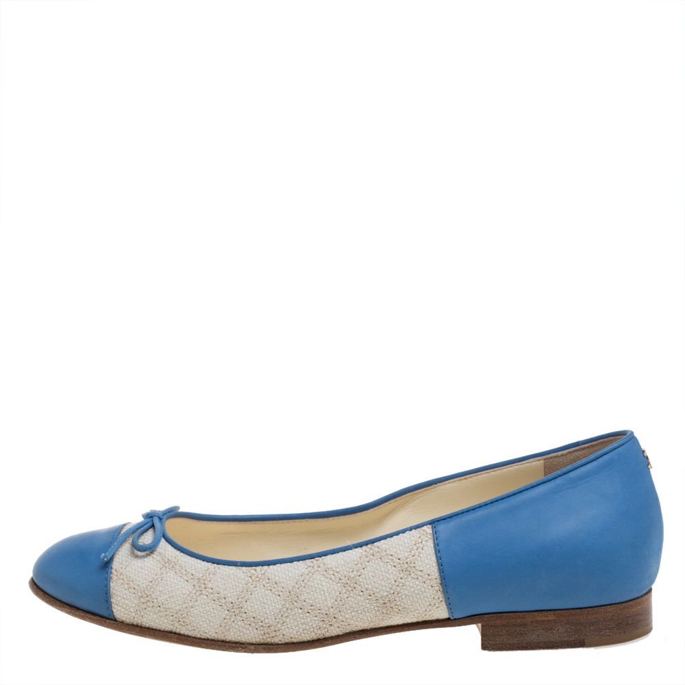 

Chanel Blue/White Leather And Canvas Bow Cap Toe Ballet Flats Size