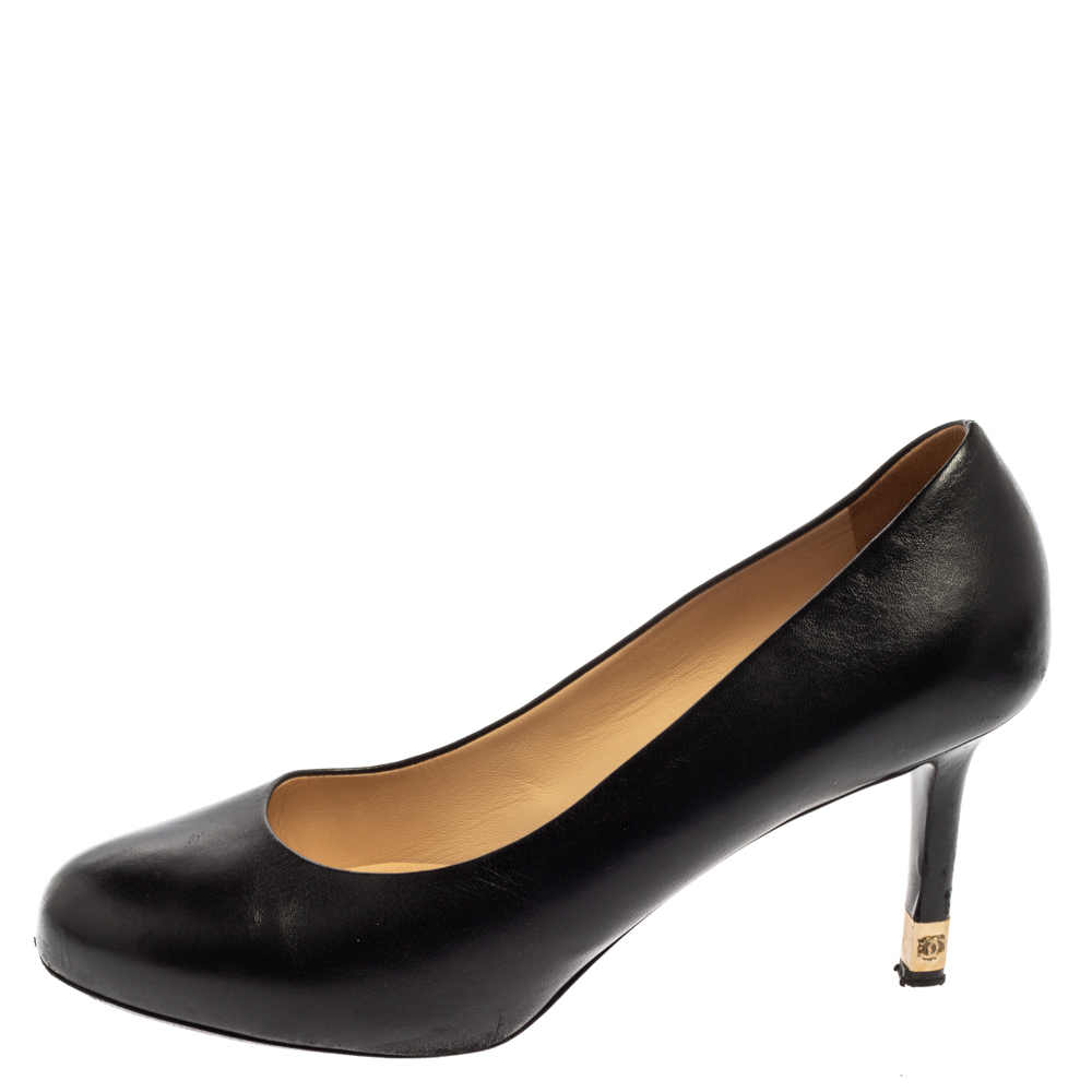 

Chanel Black Leather CC Round Toe Pumps Size