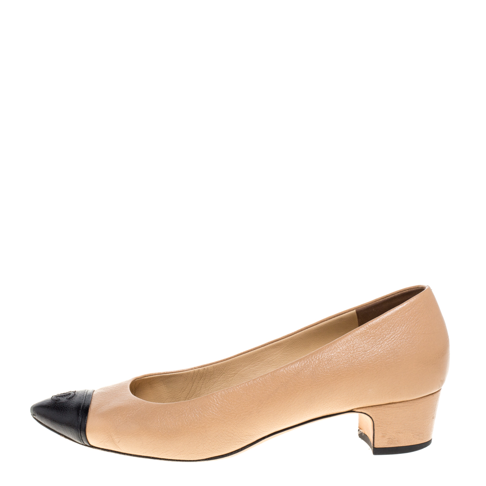 

Chanel Beige/Black Leather CC Cap Toe Block Heel Pumps Size
