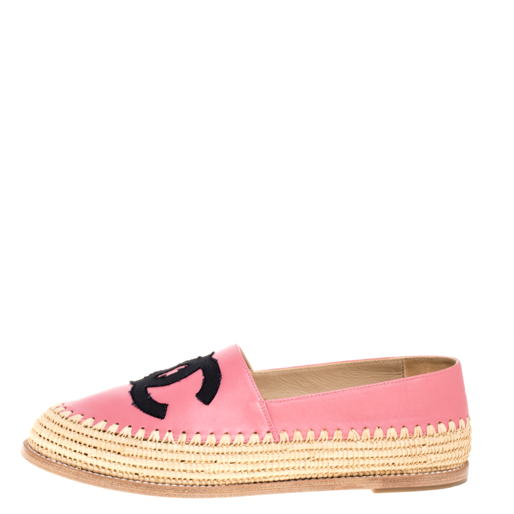 

Chanel Pink Leather Greek Summer CC Raffia Flats Size