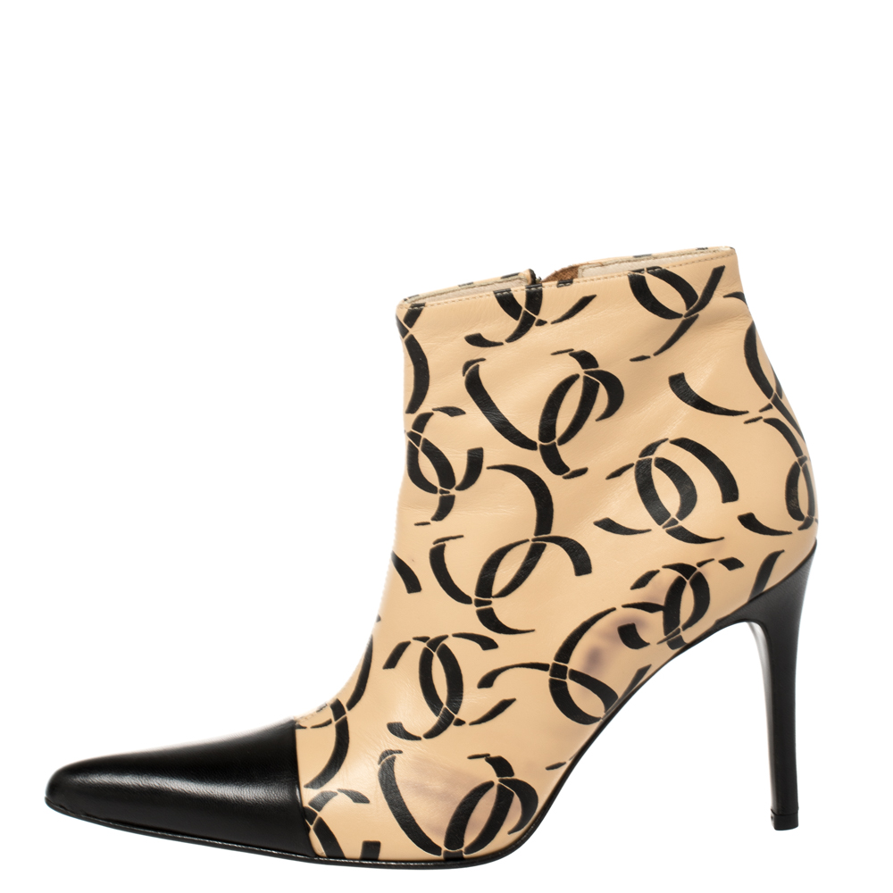

Chanel Beige/Black Leather CC Logo Ankle Boots Size