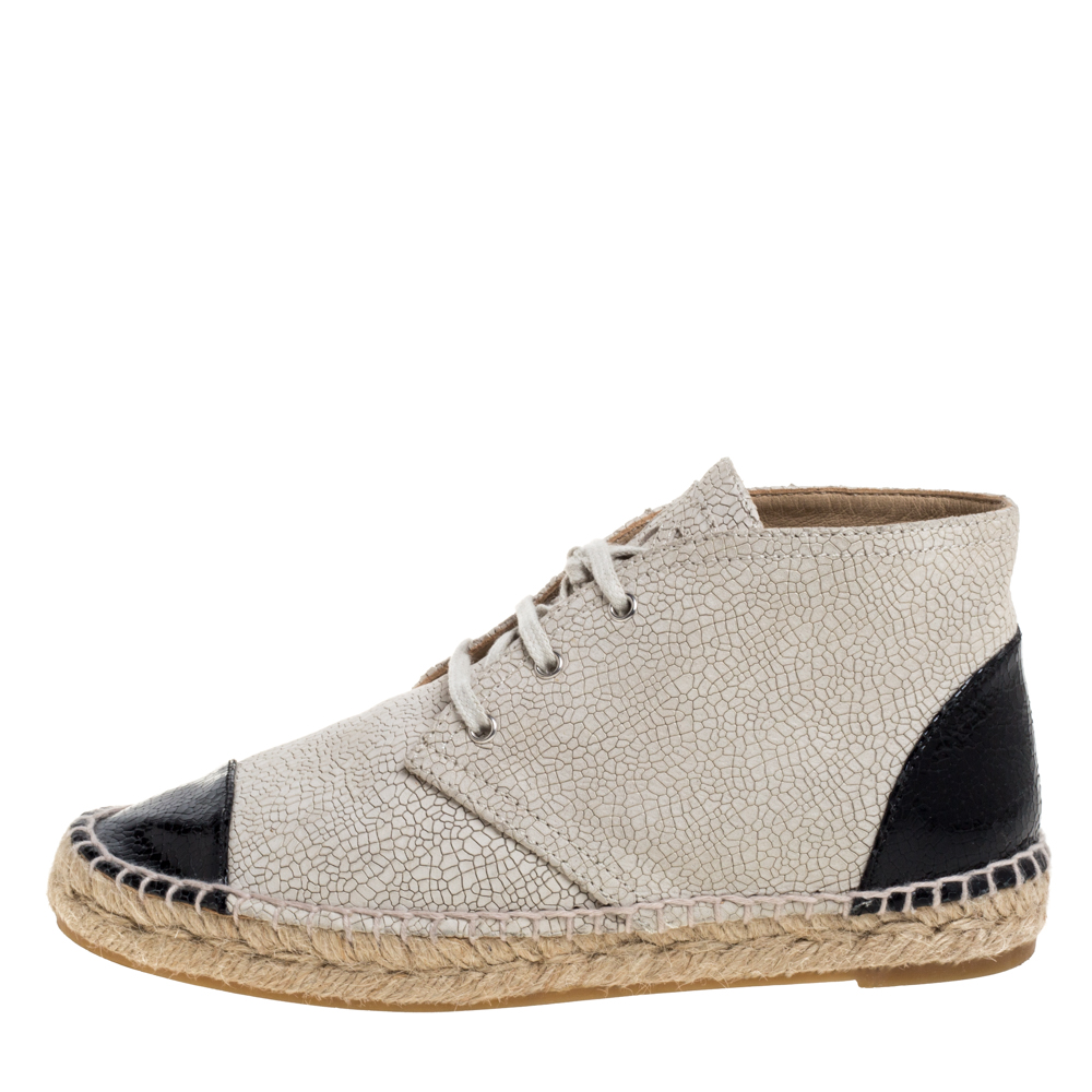 

Chanel White/Black Textured Leather CC Cap Toe High Top Espadrille Sneakers Size