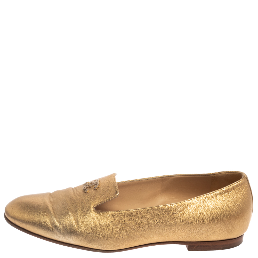 

Chanel Metallic Gold Leather CC Embellished Loafers Size