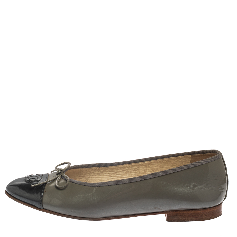 

Chanel Olive Green Patent Leather CC Cap Toe Bow Ballet Flats Size