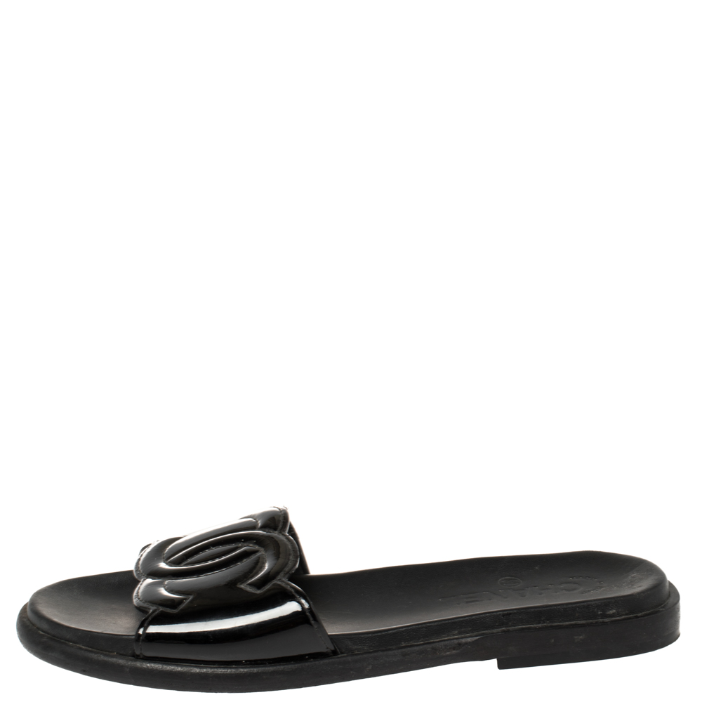 

Chanel Black Patent Leather CC Slide Flats Size