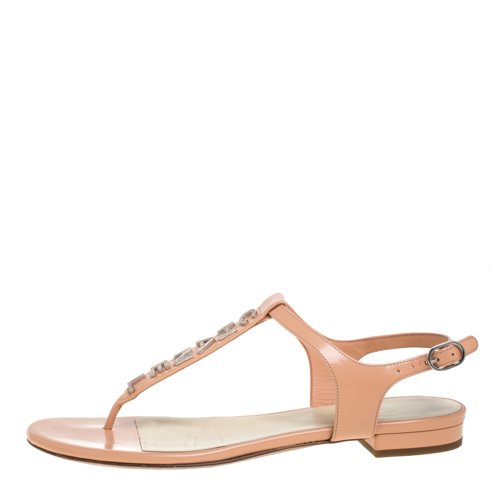 

Chanel Beige Leather Thong Sandals Size