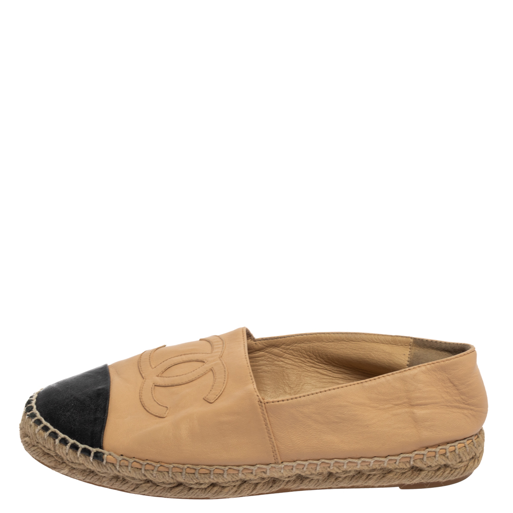 

Chanel Beige/Black Leather CC Espadrille Flats Size