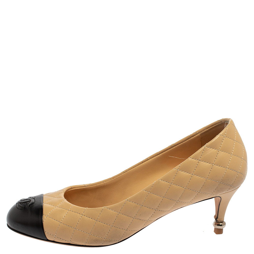 

Chanel Beige/Black Quilted Leather Pumps Size