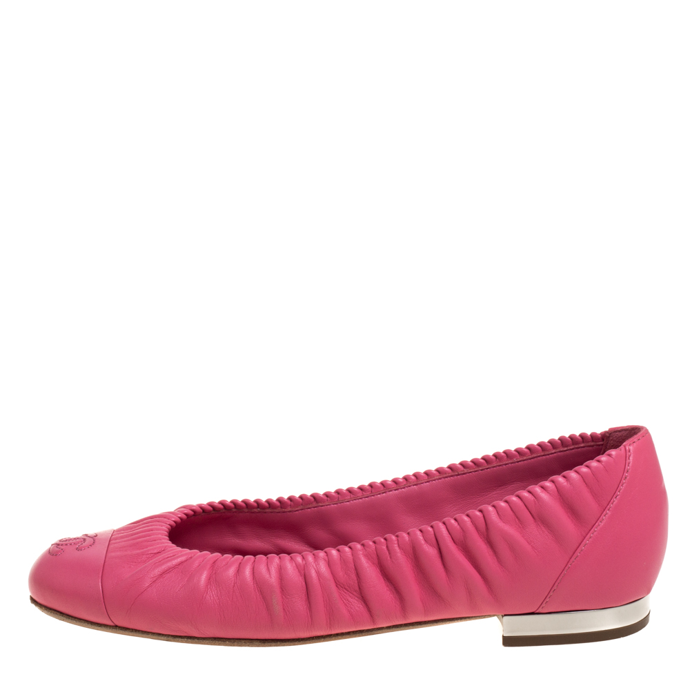 

Chanel Pink Leather CC Cap Toe Ballet Flats Size