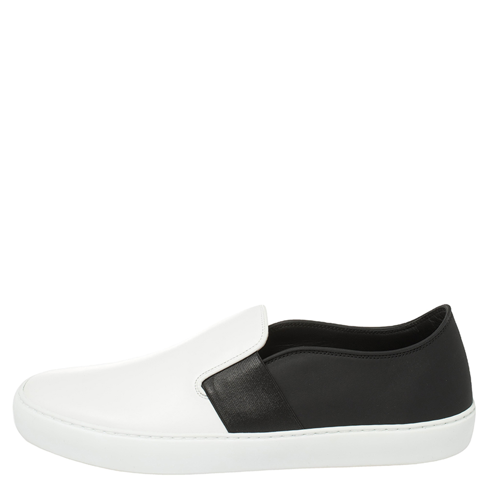 

Chanel Monochrome Leather Slip On Sneakers Size, White