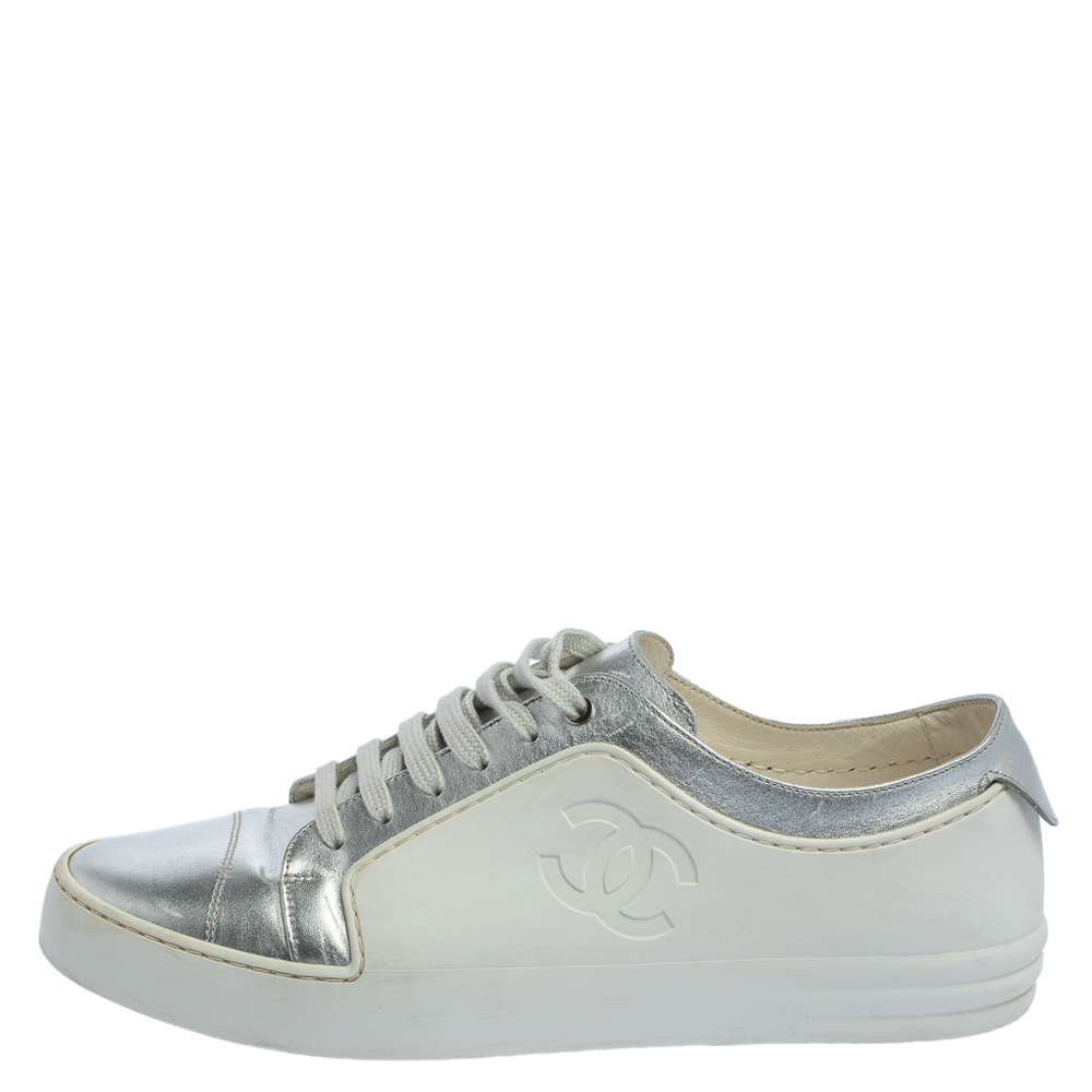 

Chanel Metallic Silver/White Leather And Rubber CC Low Top Sneakers Size