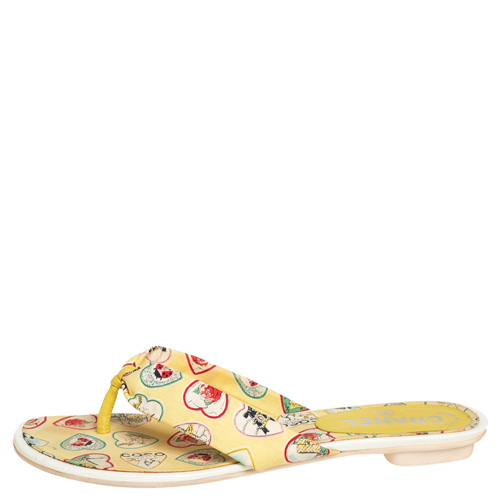 

Chanel Yellow Hearts Printed Fabric Thong Sandals Size