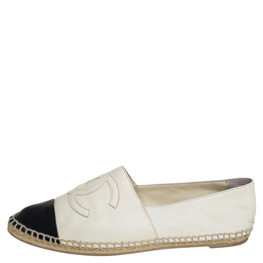 

Chanel Cream/Black Leather CC Cap Toe Espadrille Flats Size