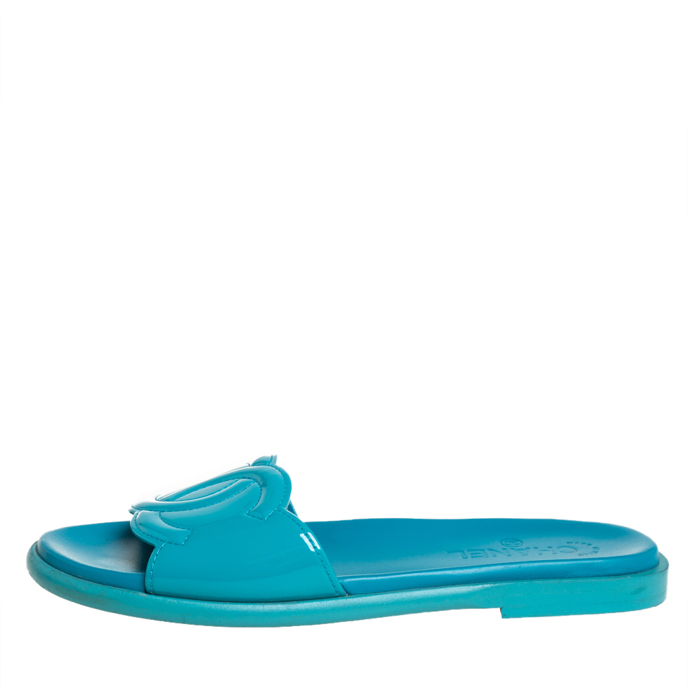 

Chanel Blue Patent Leather CC Slide Sandals Size