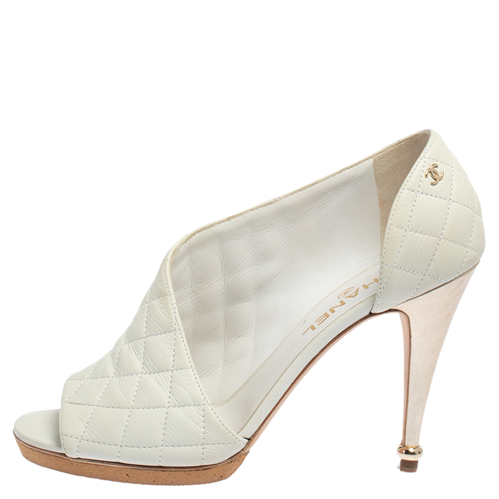 

Chanel White Quilted Leather CC Peep Toe Ankle Booties Size