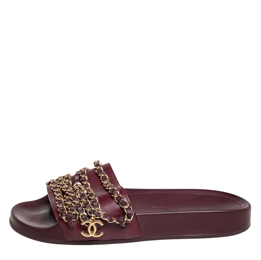 

Chanel Burgundy Leather Tropiconic Chain Detail Flat Sandals Size