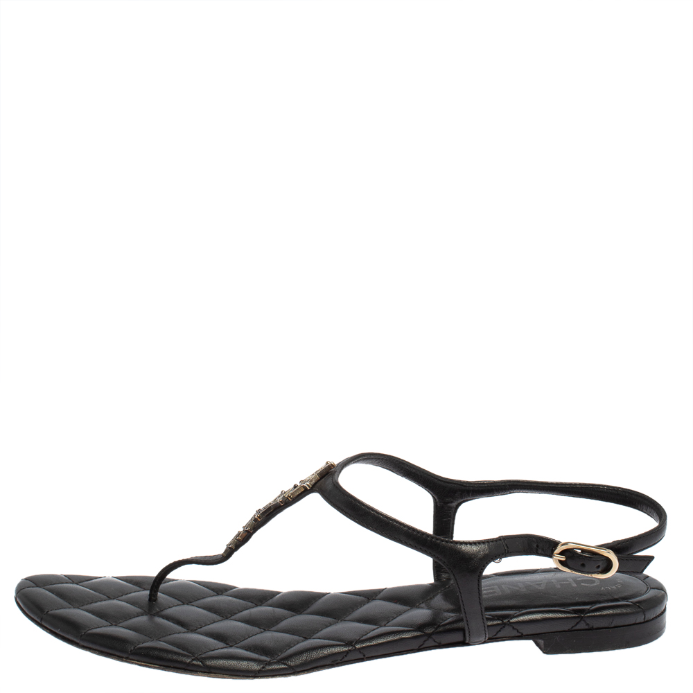 

Chanel Black Leather CC Star Logo T Strap Thong Flat Sandals Size