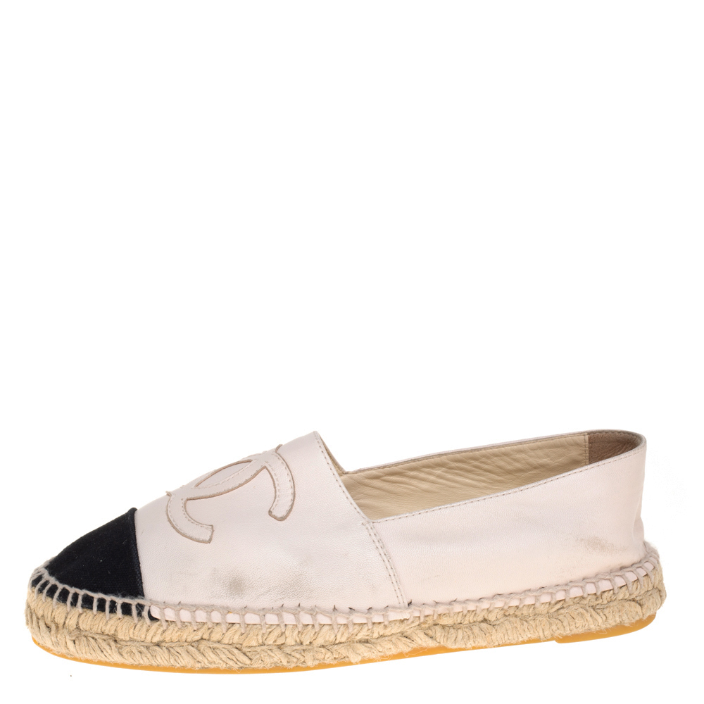 

Chanel Beige/Black Leather And Canvas CC Cap Toe Flat Espadrilles Size39