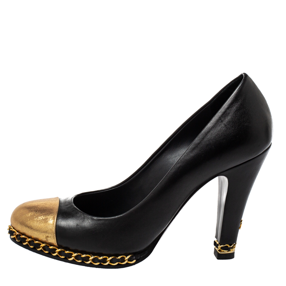 

Chanel Black/Metallic Gold Leather Cap Toe Chain Link Pumps Size