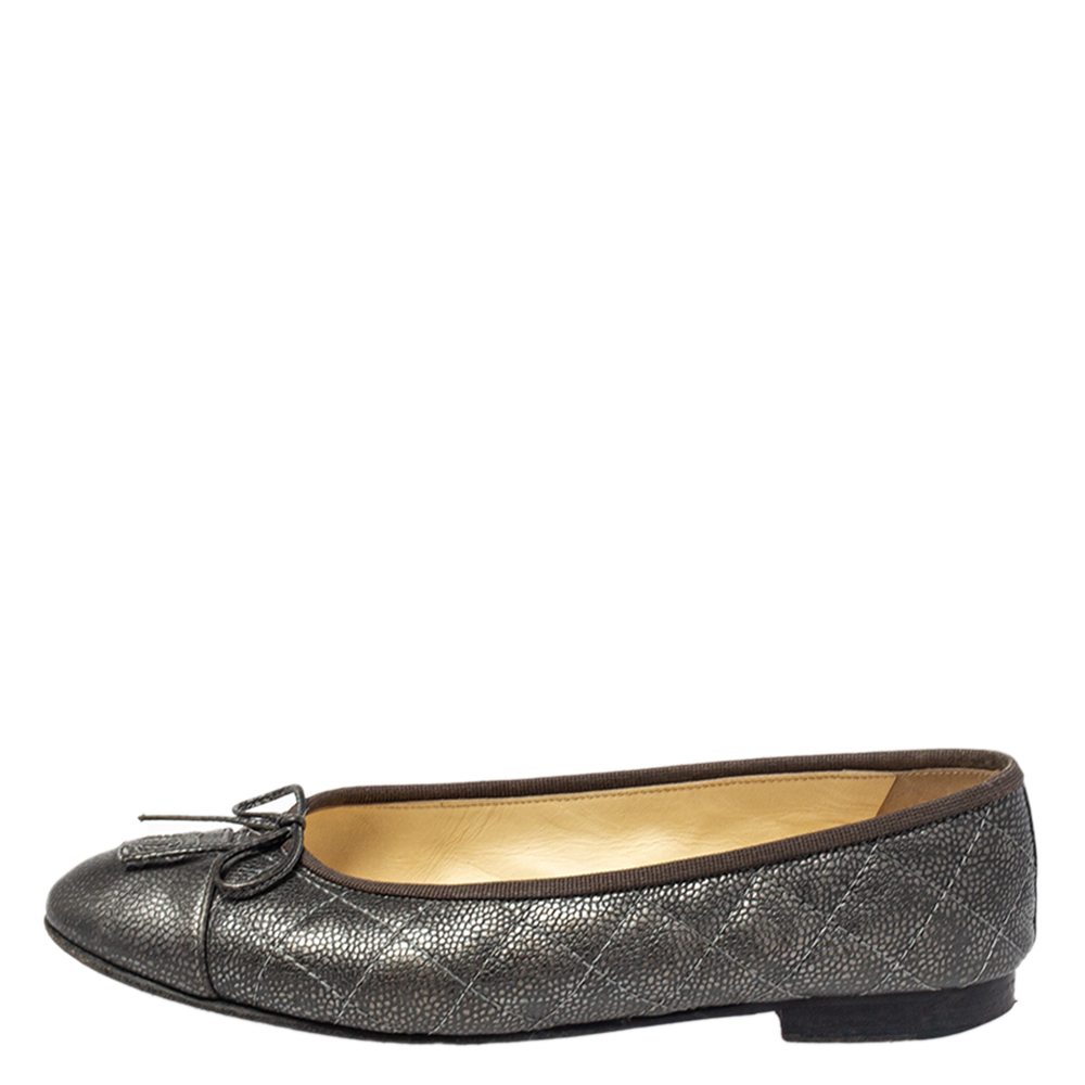 

Chanel Grey Quilted Leather Ballet Flats Size