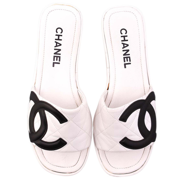 chanel interlocking cc logo slides