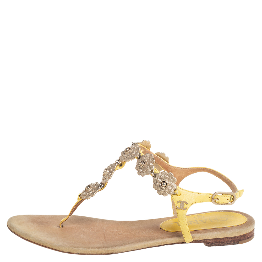 

Chanel Yellow/Beige Leather and Suede Camellia Medallion T Strap Thong Sandals Size