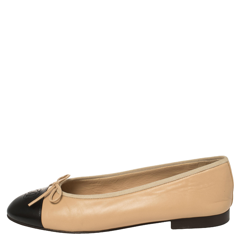 

Chanel Beige/Black Leather CC Cap Toe Bow Ballet Flats Size