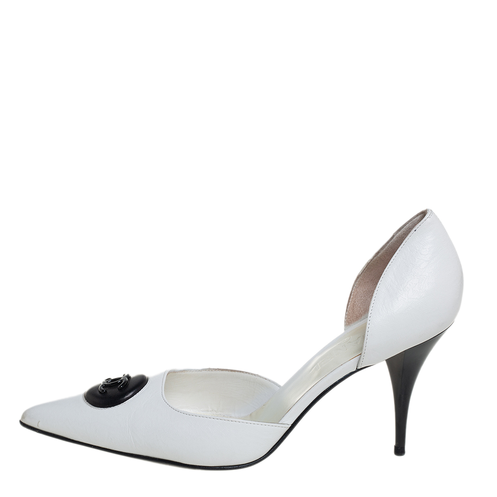 

Chanel Vintage White Leather CC D'Orsay Pumps Size