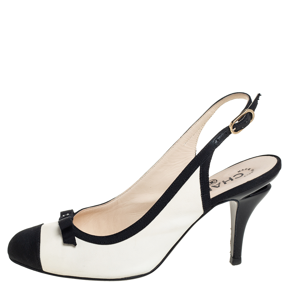 

Chanel Black/White Leather And Canvas Slingback Sandals Size