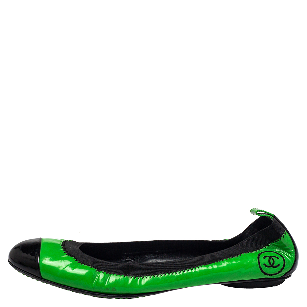 

Chanel Green/Black Patent Leather And CC Elastic Ballet Flats Size