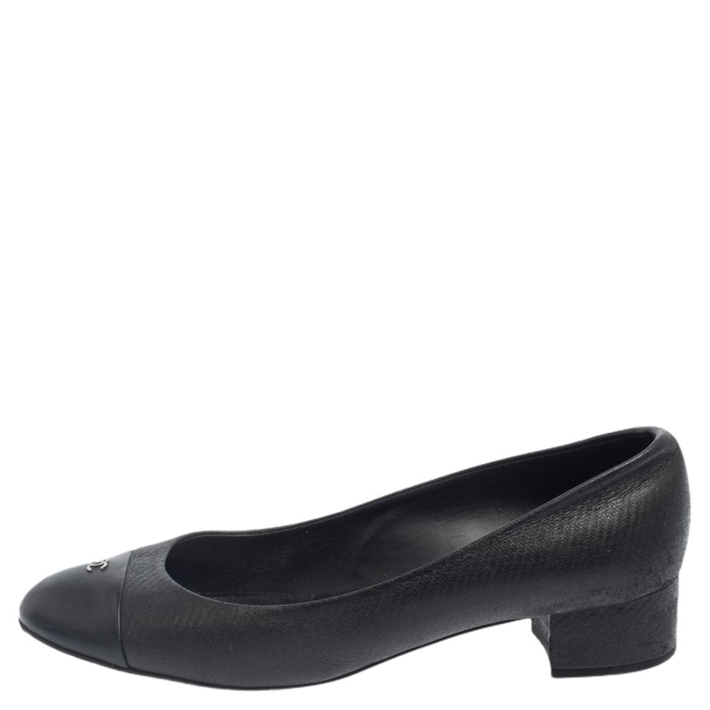 

Chanel Black Textured Leather Cap Toe CC Heel Pumps Size