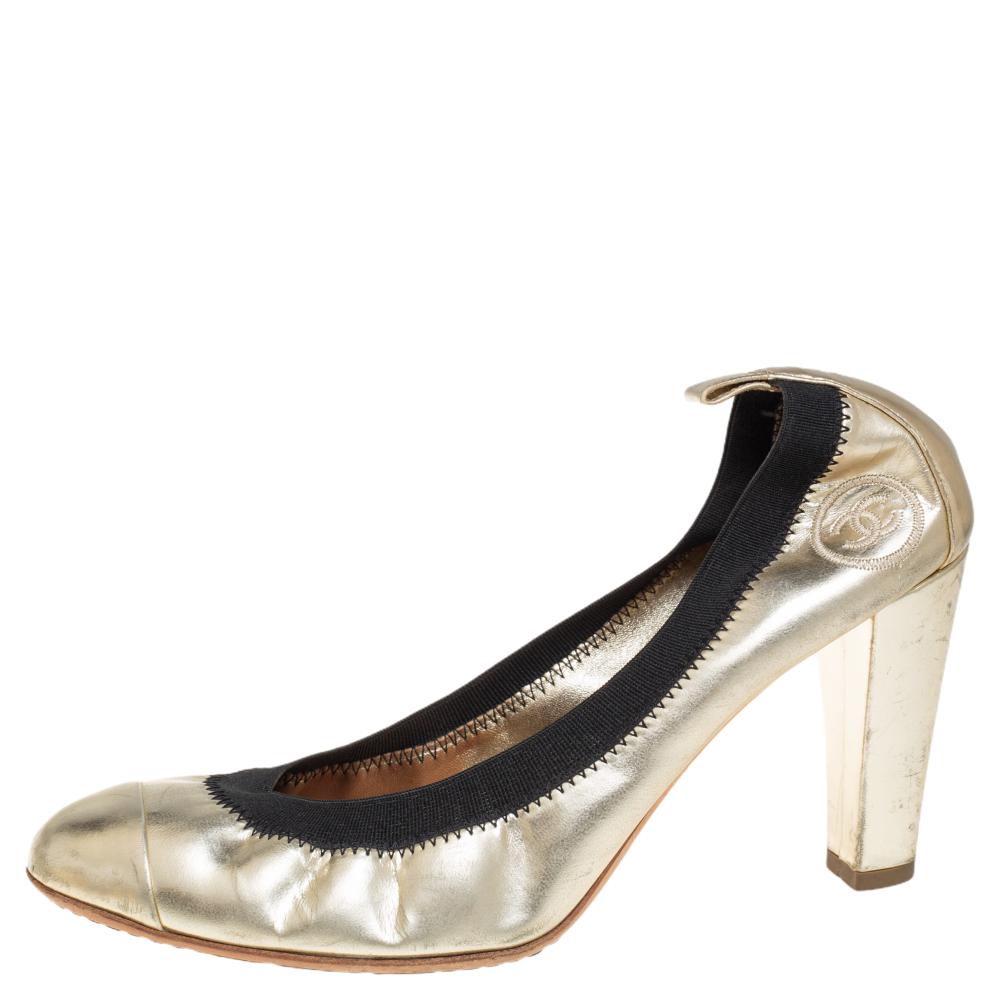 

Chanel Gold Leather Scrunch Pumps Size