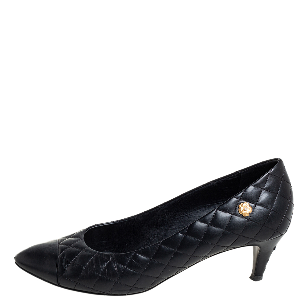 

Chanel Black Quilted Leather Pumps Size