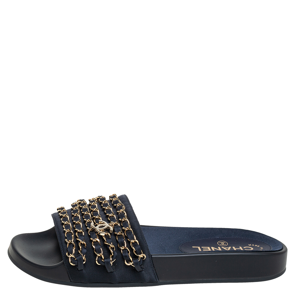 

Chanel Navy Blue Fabric Tropiconic Chain Flat Slides Size