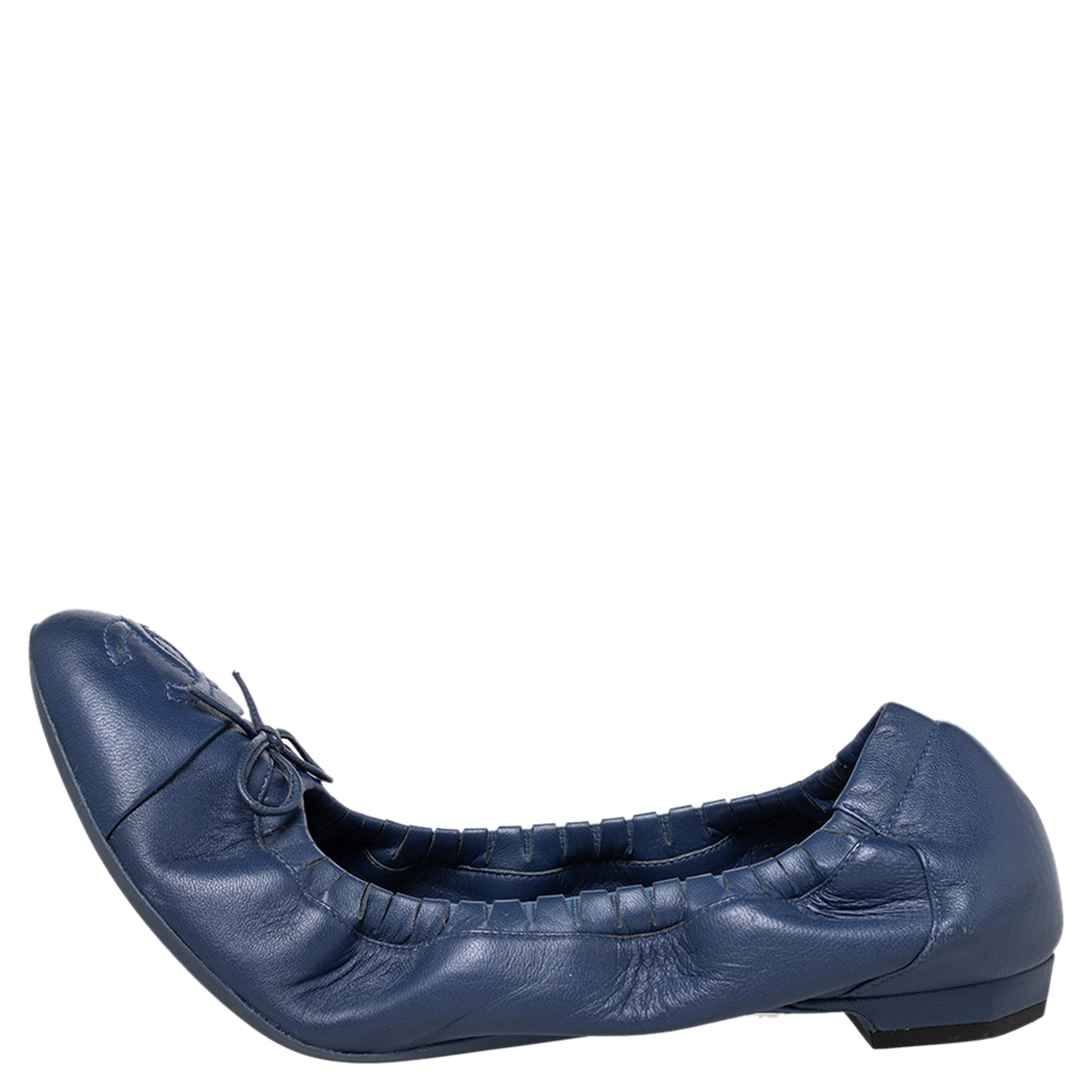 

Chanel Blue Leather CC Bow Scrunch Ballet Flats Size