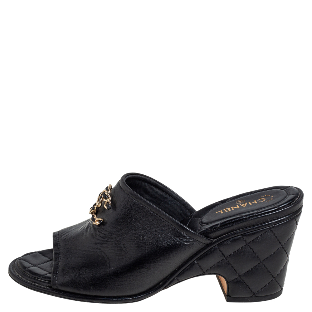 

Chanel Black Leather Chain Embellished CC Slide Sandals Size