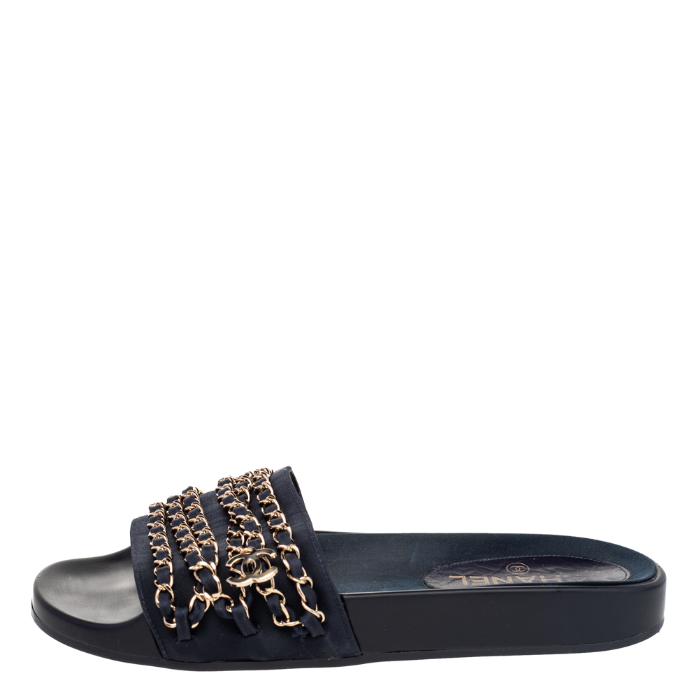

Chanel Navy Blue Fabric Tropiconic Chain Flat Slides Size