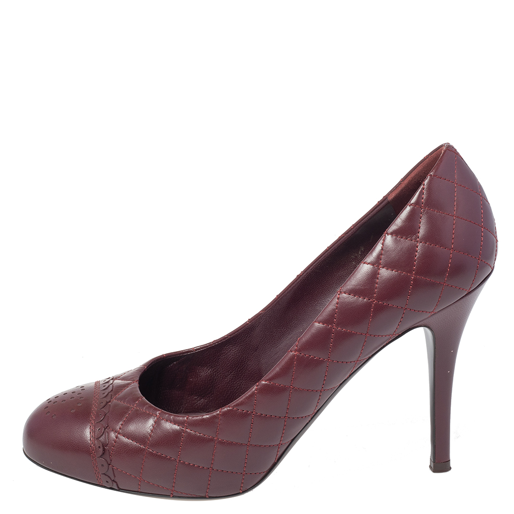 

Chanel Burgundy Quilted Leather Scallop Detail CC Cap Toe Pumps Size
