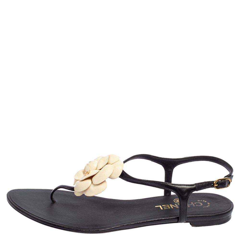 

Chanel Black/White Leather CC Camellia Flat Thong Sandals Size