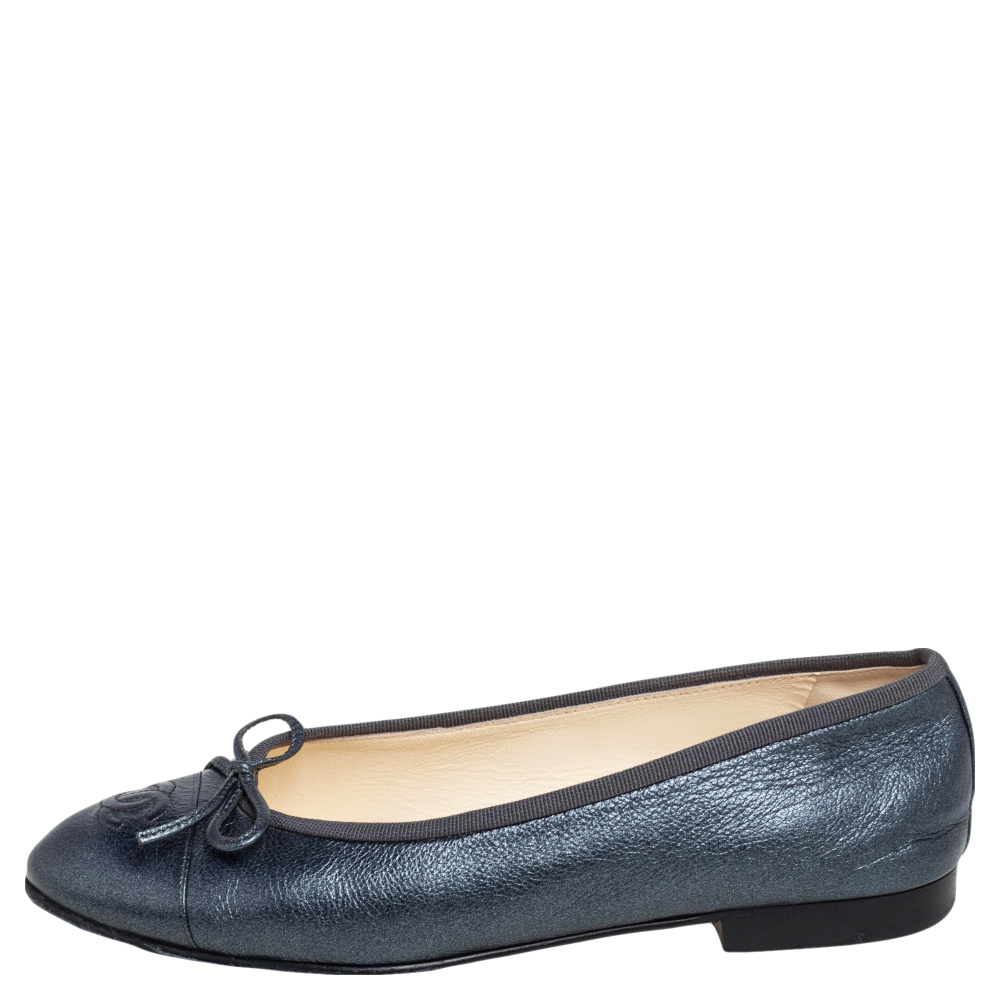 

Chanel Metallic Blue Leather CC Bow Cap Toe Ballet Flats Size