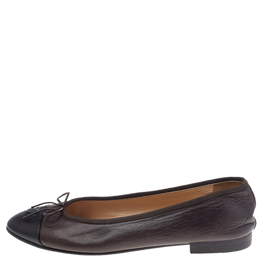

Chanel Dark Brown/Black Leather CC Logo Cap Toe Ballet Flats Size