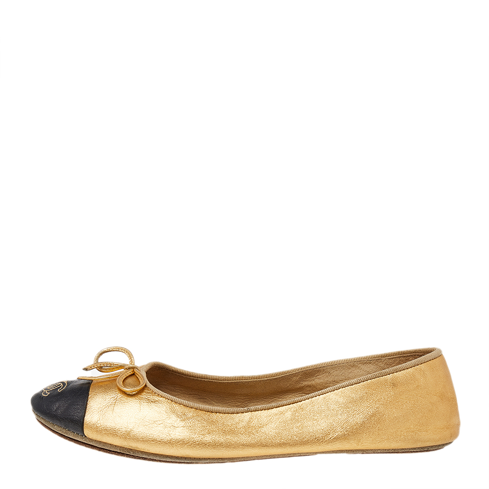 

Chanel Metallic Gold/Black Leather CC Cap Toe Bow Ballet Flats Size