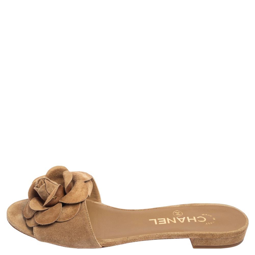 

Chanel Beige Suede Camellia Flat Slides Size